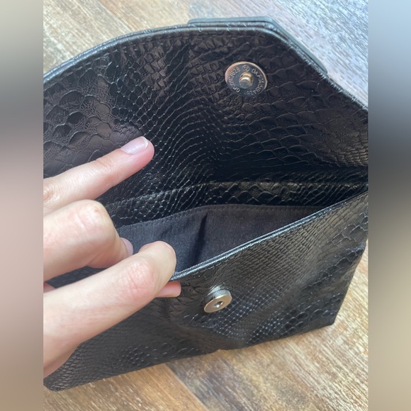 Express Wristlet in Black - Picture 3 of 4